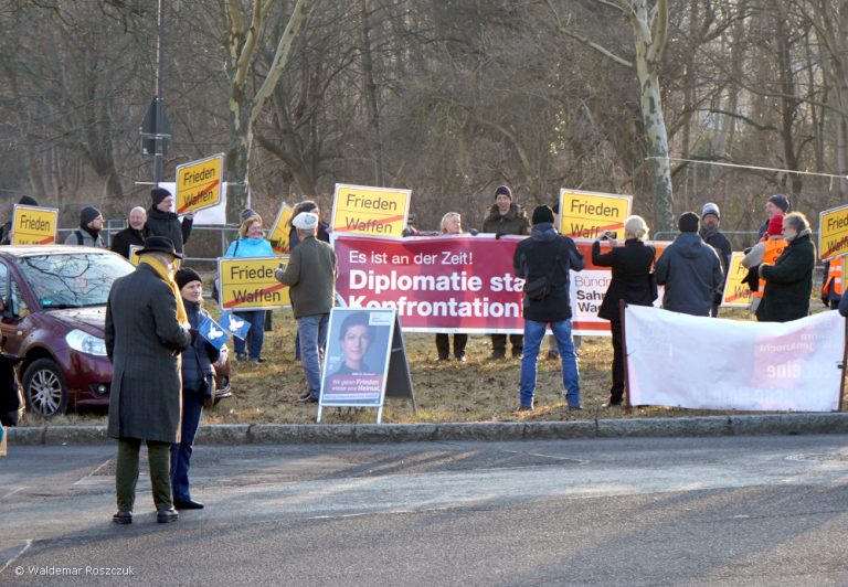 Pokój zamiast czołgów – protest przed siedzibą firmy Alstom w Görlitz