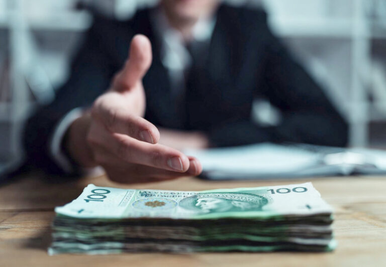 Akcja CBA we Wrocławiu. Zarzuty korupcyjne wobec pracownika jednostki wojskowej