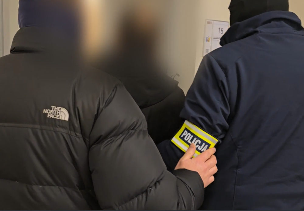 Wrocław. Siedmiu urzędników zatrzymanych pod zarzutem korupcji przy rejestracji pojazdów