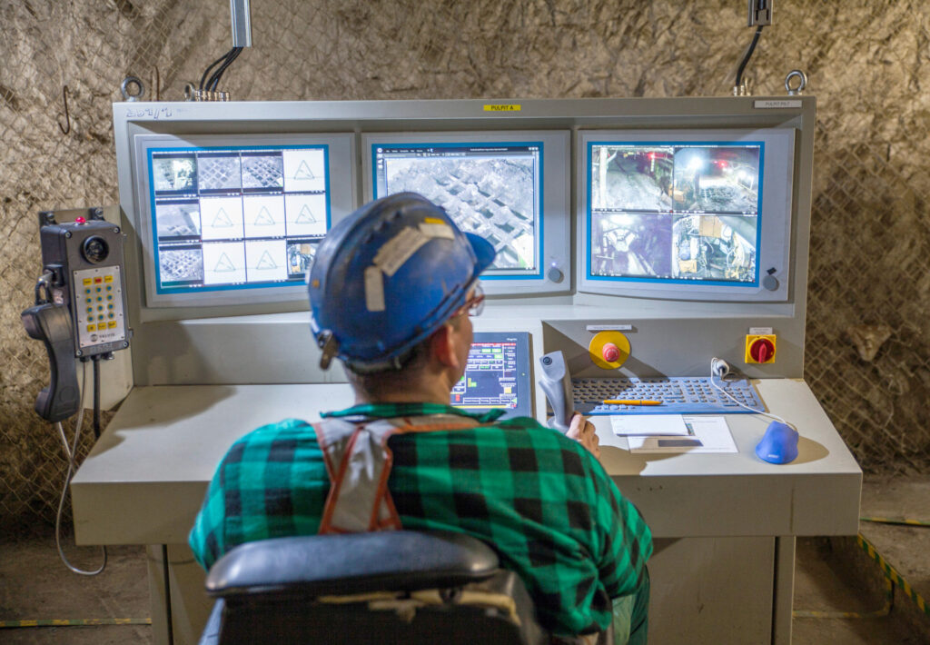 KGHM prowadzi rekrutację. Spółka przypomina, jak wygląda proces naboru