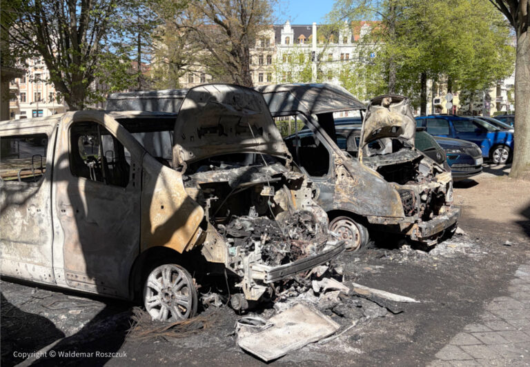 Görlitz. Drei Fahrzeuge auf der Biesnitzerstraße ausgebrannt. Sächsische Polizei ermittelt