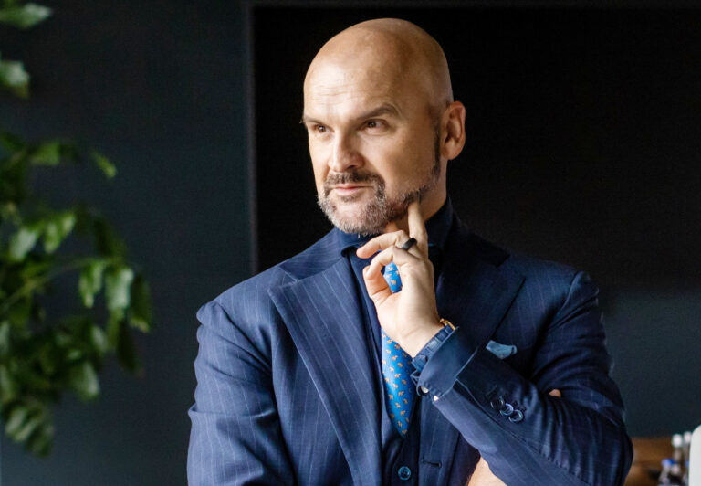 Inicjatywa „150%”: Rafał Brzoska apeluje o realną odpowiedzialność platform za fałszywe reklamy